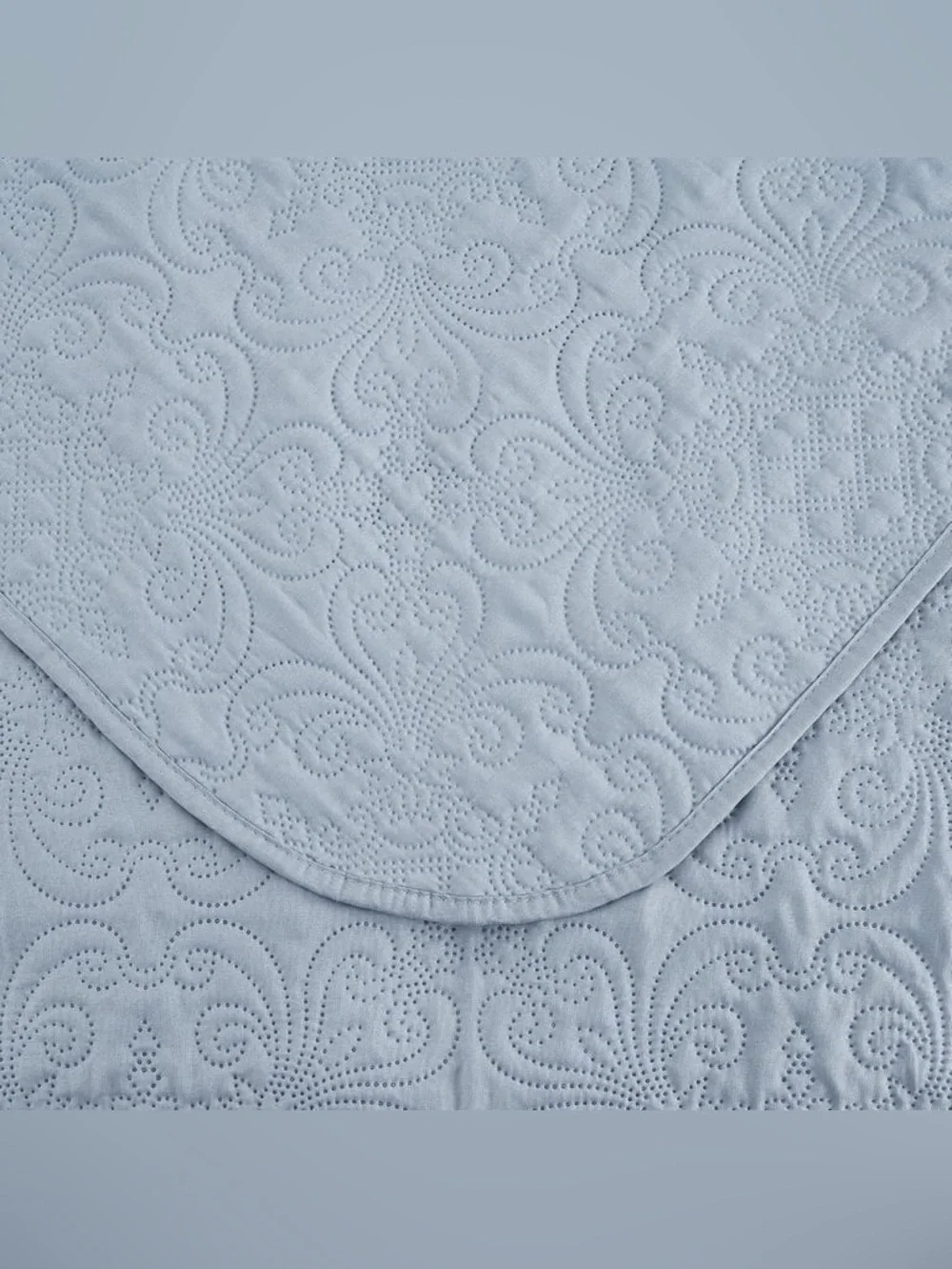 Light Blue Quilted Queen 3 piece  Bedspread Set - Elegant All-Season Coverlet
